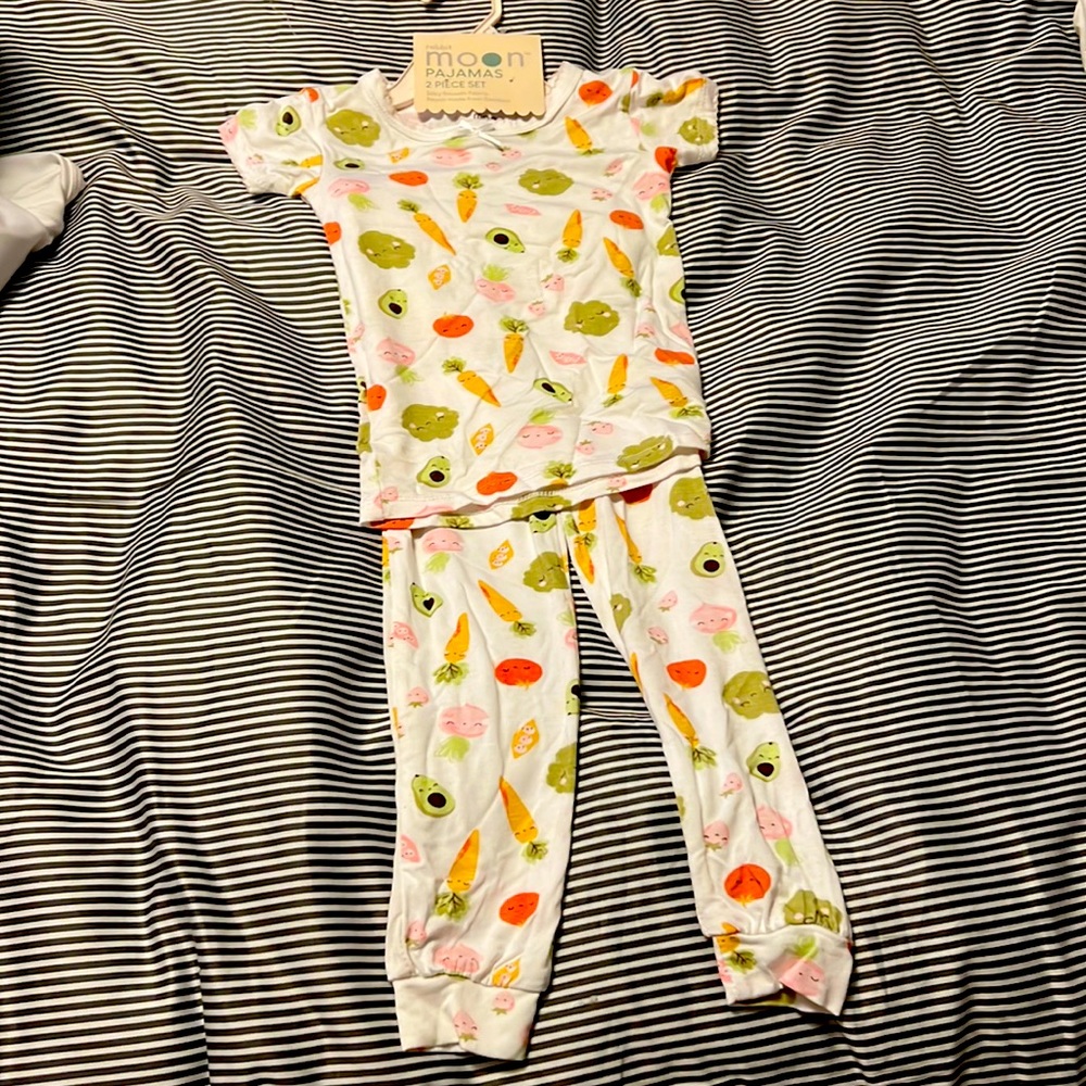 Rabbit Moon veggie Pjs NWT 2t